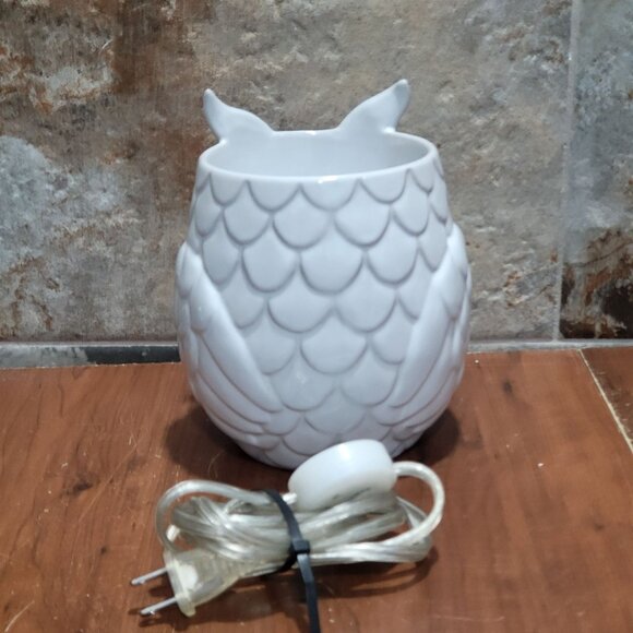 Yankee Candle Scenterpiece Owl Meltcup Warmer Lights Up LED Timer - Picture 9 of 9